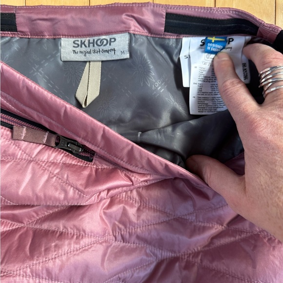 Pink and Black Mini Pencil Skirt with Quilted Style for Athletic Occasions - Picture 3 of 6